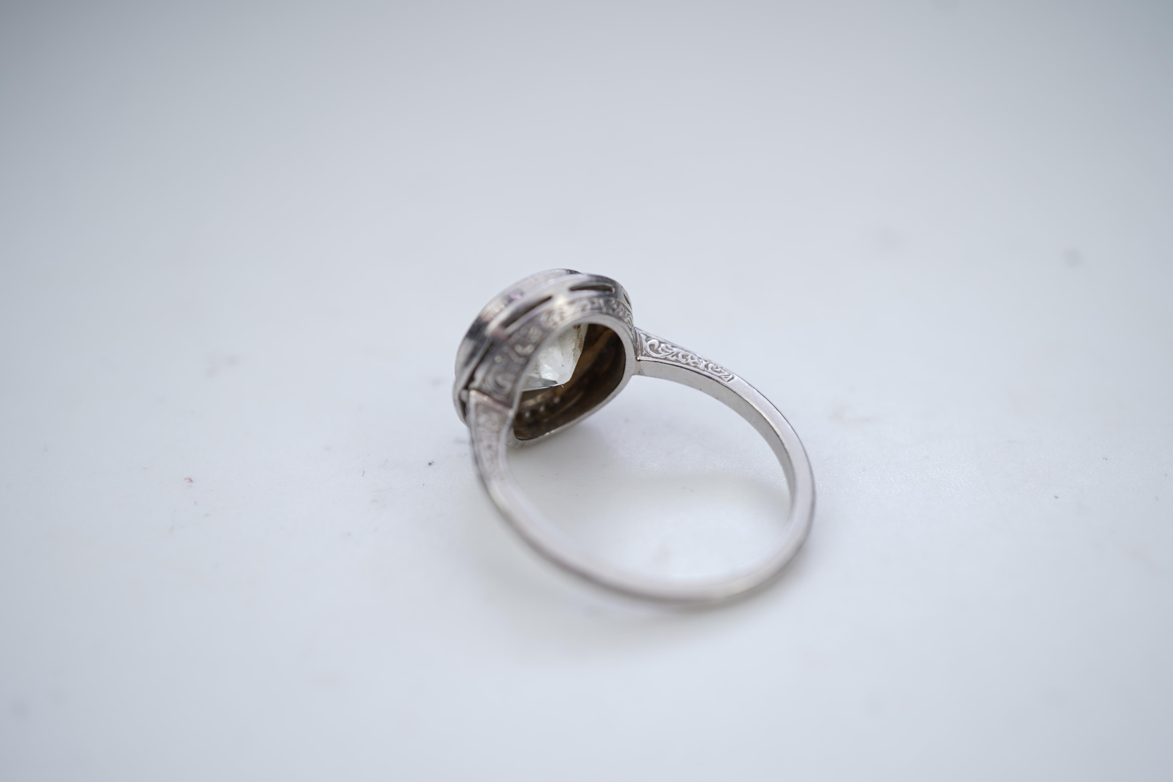 An attractive diamond ring, early 20th century